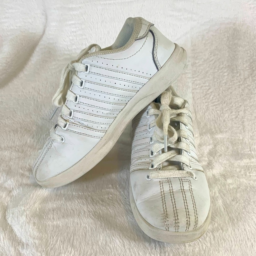 K-Swiss Kids White Leather Sneakers size 2‎ Big Kids  Casual Lace Up